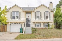 Building Photo - 2570 Clarendon Dr