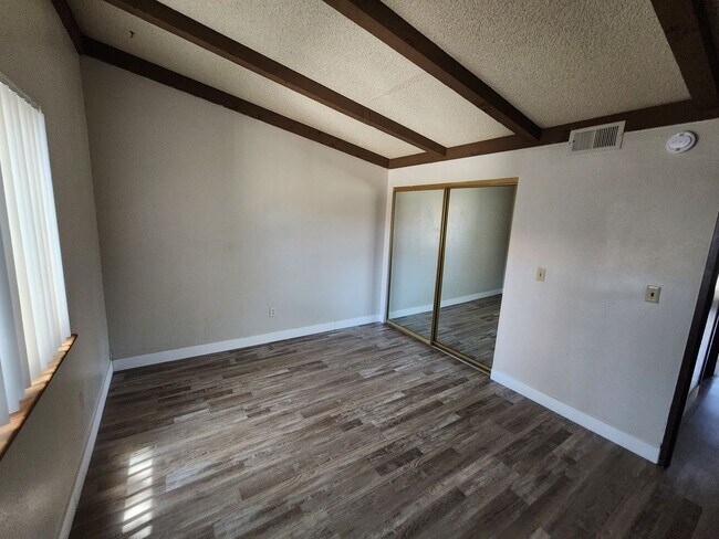 Building Photo - 4740 O'Bannon Dr