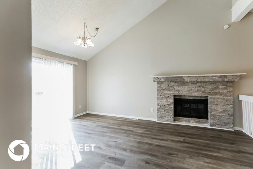 Building Photo - 1813 NE Gatewood Dr