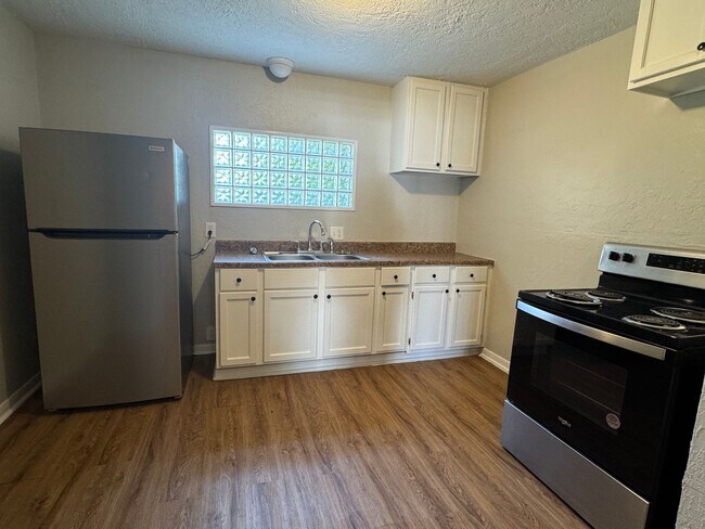 Building Photo - 1210 NW Baldwin- AVAILABLE NOW!