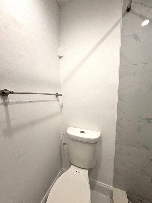 Building Photo - 1511 NE 42nd St