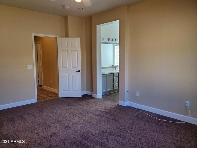 Building Photo - 2056 E Riviera Dr