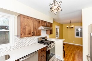 Building Photo - 1006 Brooks St