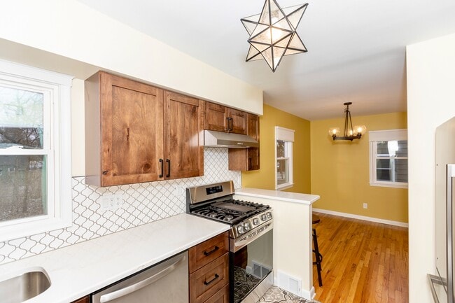 Building Photo - 1006 Brooks St