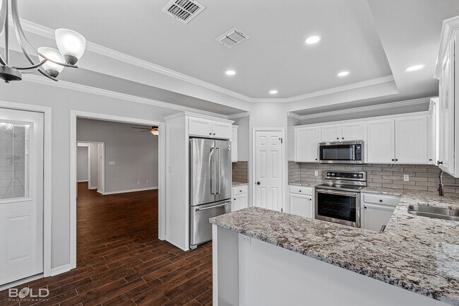 Building Photo - Check Out this 3 bed 2 bath in Bossier!!