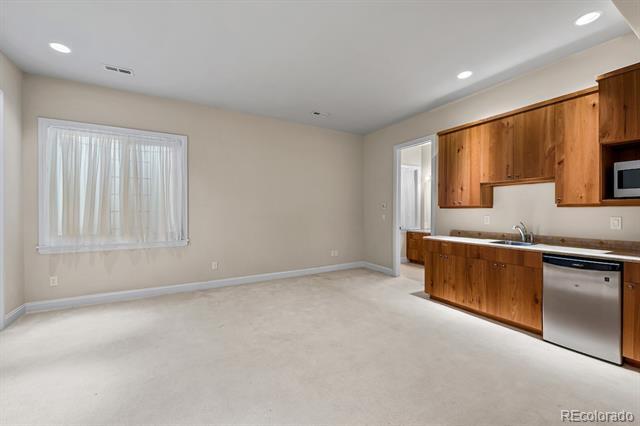 Building Photo - 11 Sommerset Cir