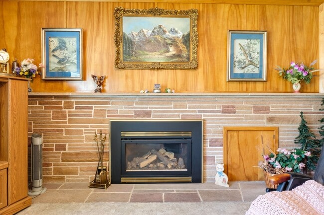 Building Photo - Lovely 3 bedroom Home!