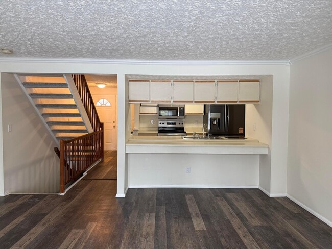 Building Photo - 6706 Manring Ct