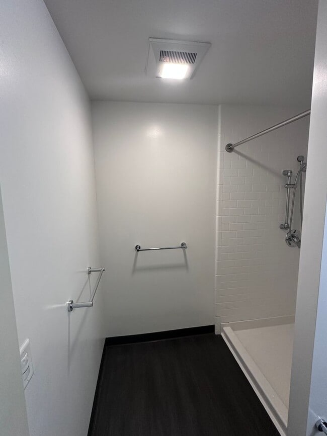 Building Photo - Beautiful 2 bedrooms 2 bath BMR unit in SOMA