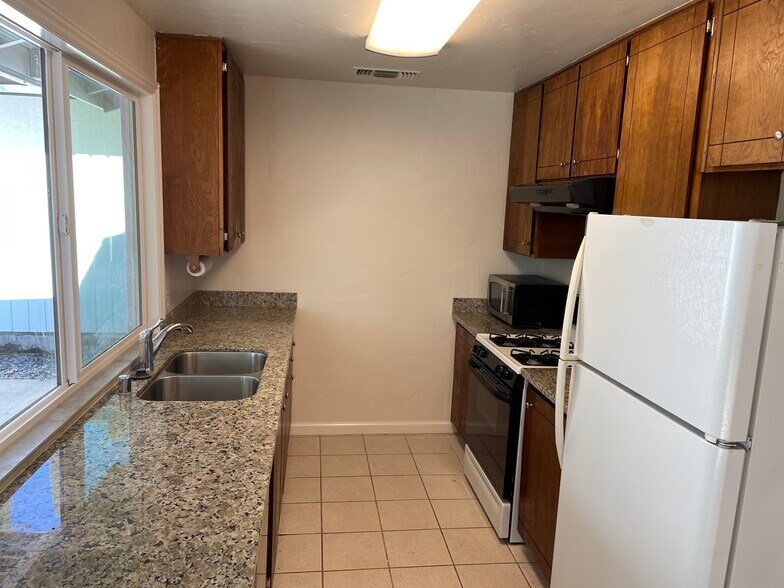 Building Photo - 13621 Fair Oaks Blvd