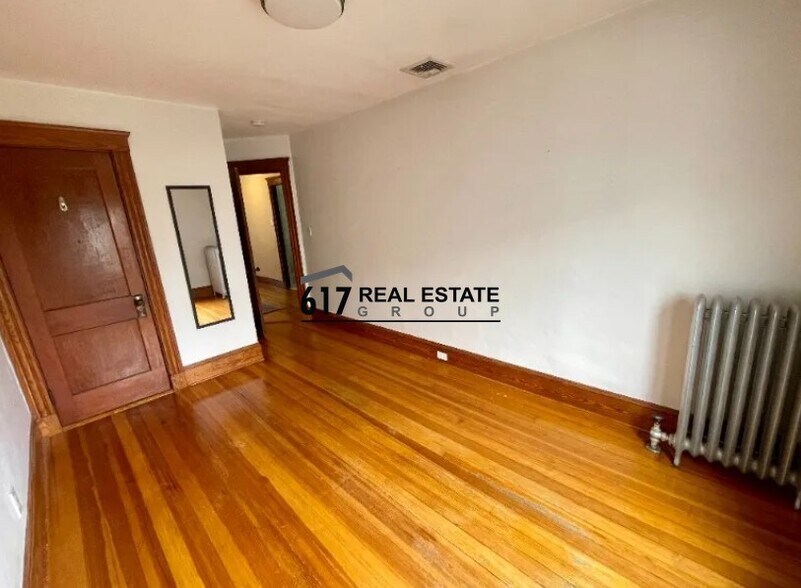 Building Photo - 449 Broadway