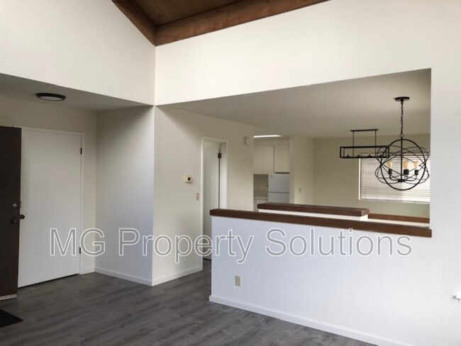 Building Photo - 72 Martens Blvd