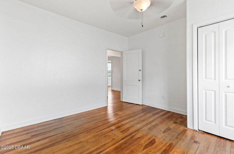 Building Photo - 436 N Oleander Ave
