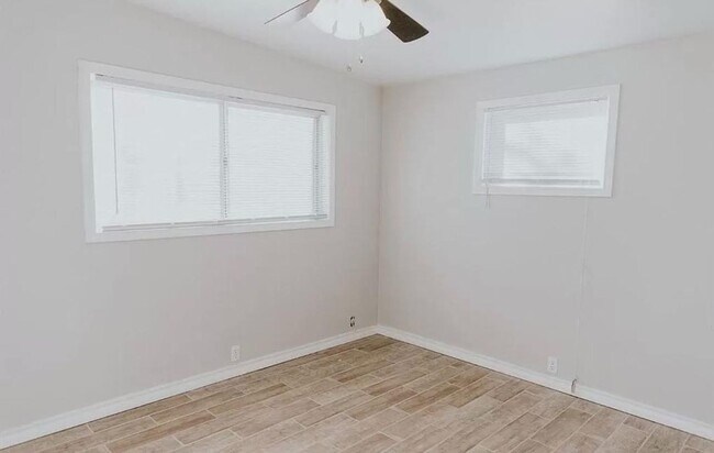 Building Photo - Charming 3/2/1 Home on a Quiet Cul-de-Sac