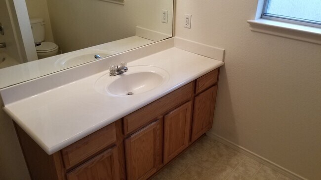Building Photo - 2317 Upland Bend Dr
