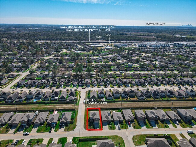 Building Photo - 10814 Spring Brook Pass Dr