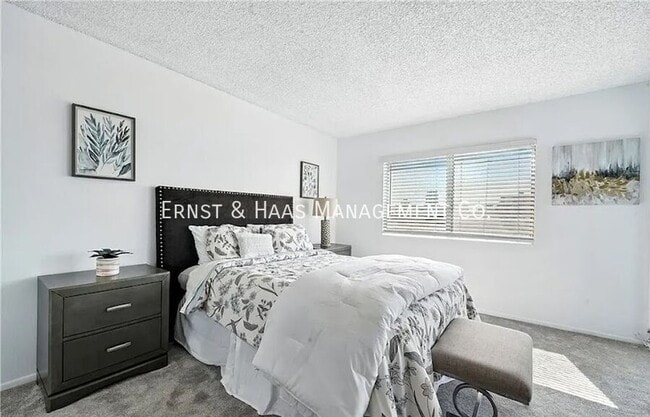 Building Photo - 955 E 3rd St