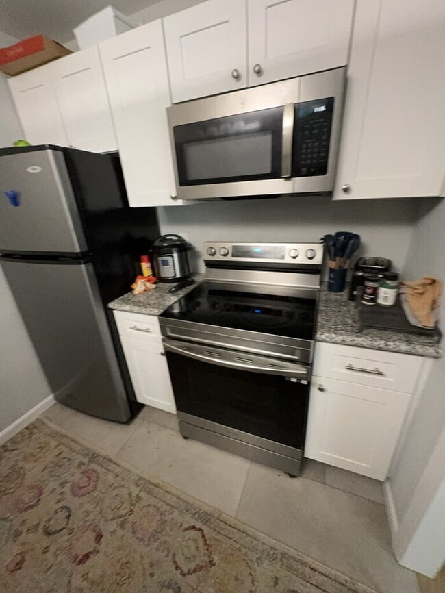 Building Photo - 1 Bedroom 1 Bathroom Student Housing