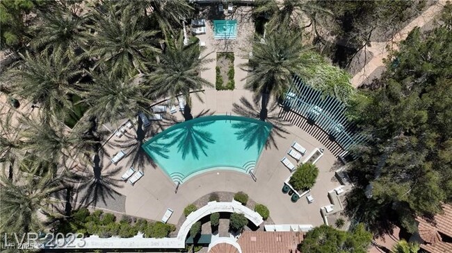 Building Photo - 285 Spring Palms St