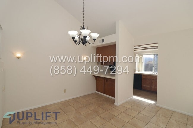 Building Photo - 3 Bed 3 Bath Home AVAILABLE NOW!