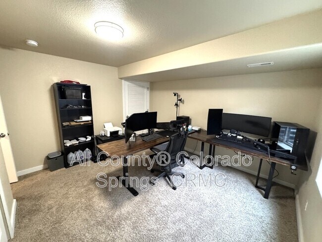 Building Photo - 8456 Hardwood Cir