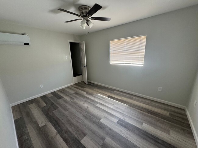 Building Photo - 2402 S 20th St