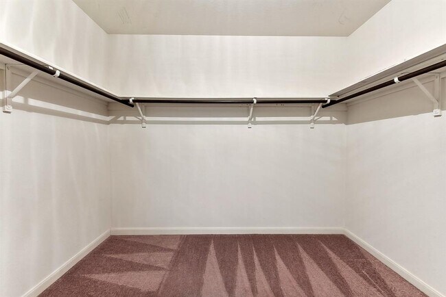 Building Photo - 310 Potters Peak Way
