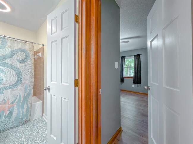Building Photo - 776 Lupine Ln