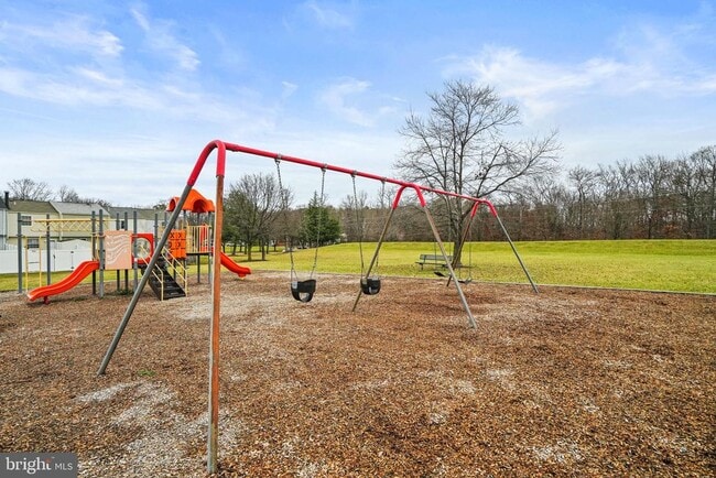 Building Photo - 3525 Laurel View Ct