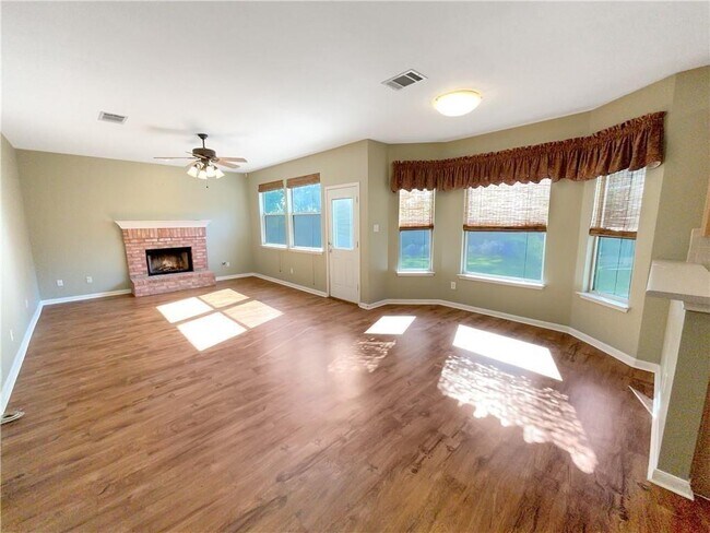 Building Photo - 1703 Amber Skyway Cove