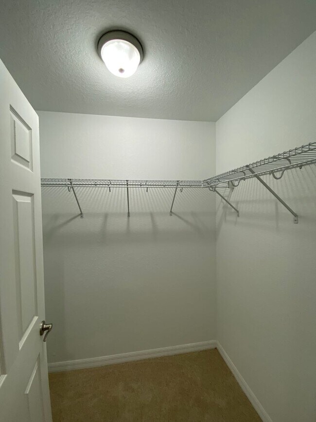 Building Photo - Custom Home - Desirable SW Dunnellon Neighborhood 3/2/2 **Won't Last**Available Soon!