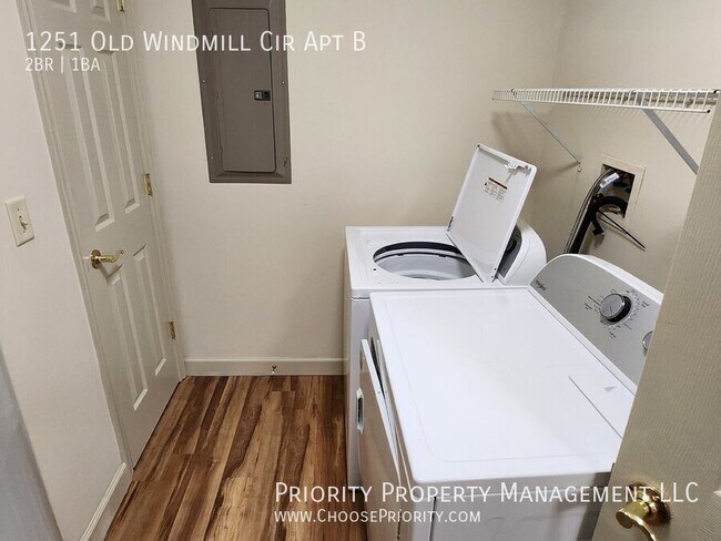 Building Photo - 1251 Old Windmill Cir