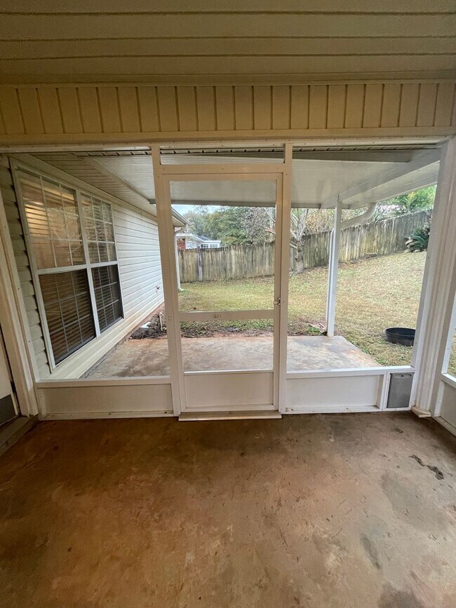 Building Photo - Available April!