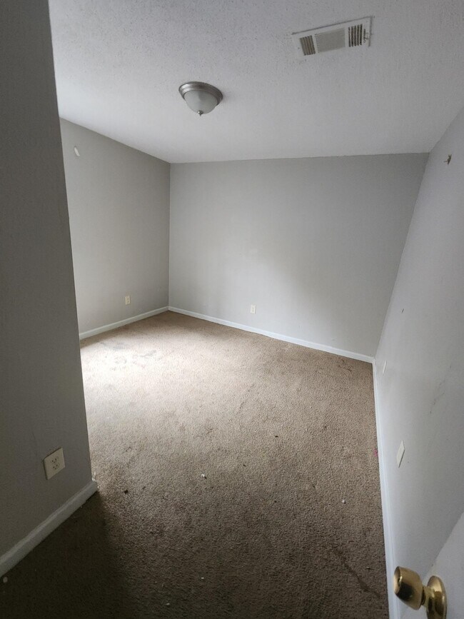 Building Photo - 281 Bond Ave