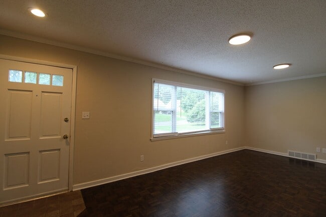 Building Photo - 3 Bedroom 1 Bath House in Prairie Village