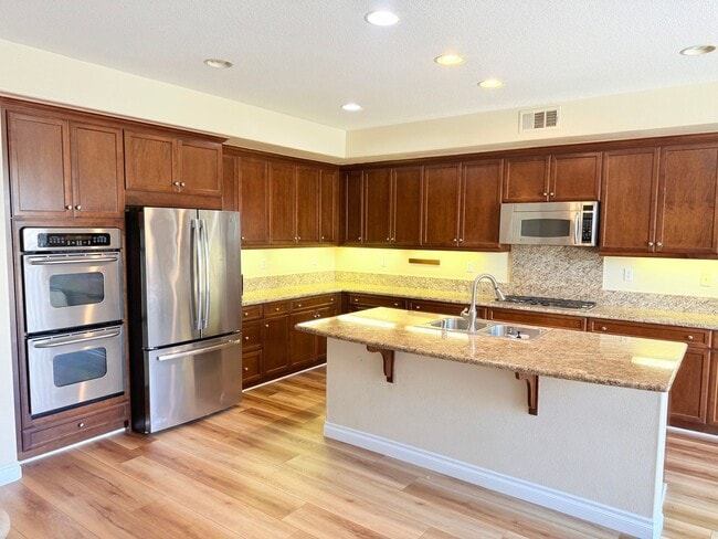 Building Photo - 4 Bed 3 Bath Home for rent in Murrieta