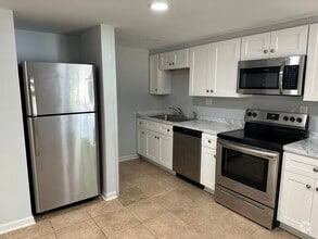 Building Photo - Nice Remodeled 1 bedroom apartment with ut...