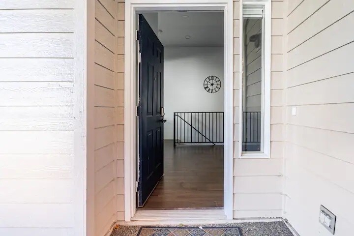 Building Photo - 16908 River Rock Dr