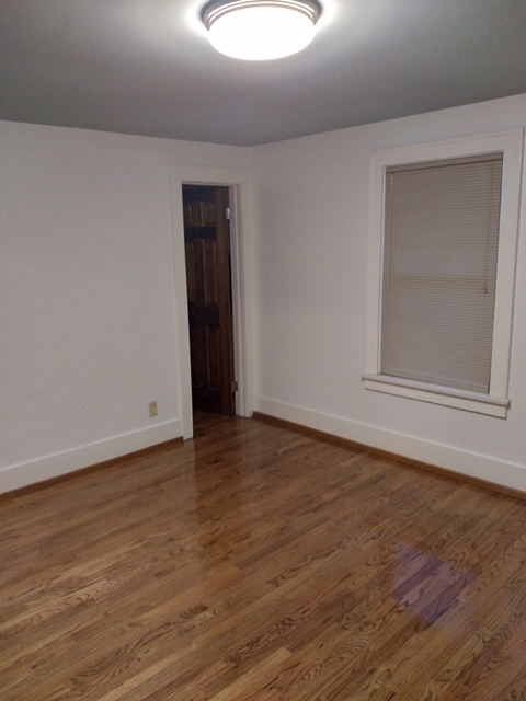 Bedroom - 421 University Ave
