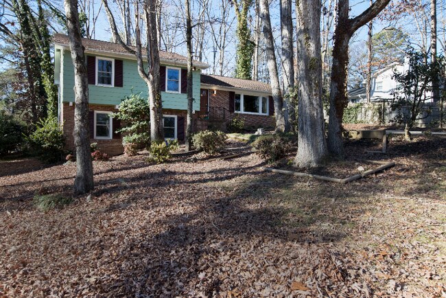 Building Photo - 318 E Millbrook Rd