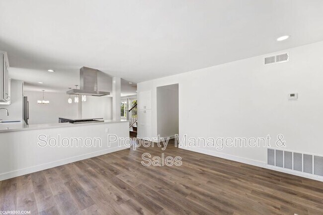 Building Photo - 315 Cerro St
