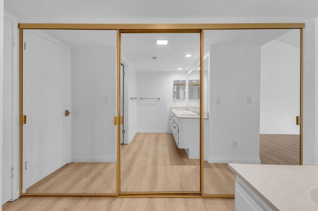 Building Photo - 72384 Ridgecrest Ln