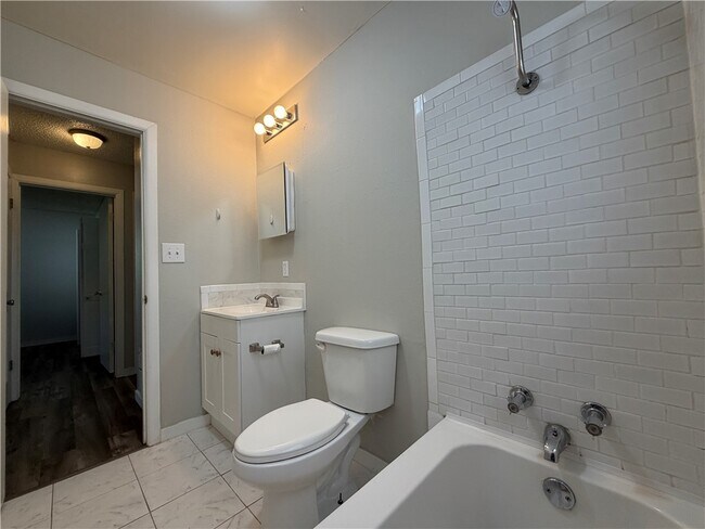 Building Photo - 1309 S Washington Ave