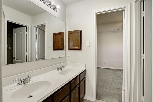 Building Photo - 25806 Westbourne Dr