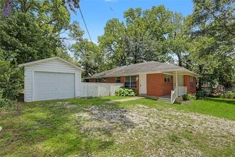 Building Photo - 802 Cline St
