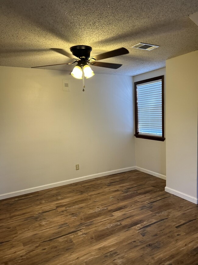 Building Photo - 141 Turtledove Dr