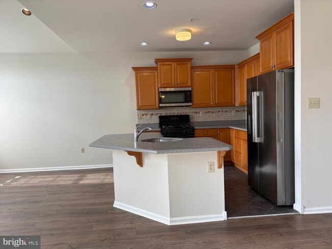 Building Photo - 17 Lincoln Dr