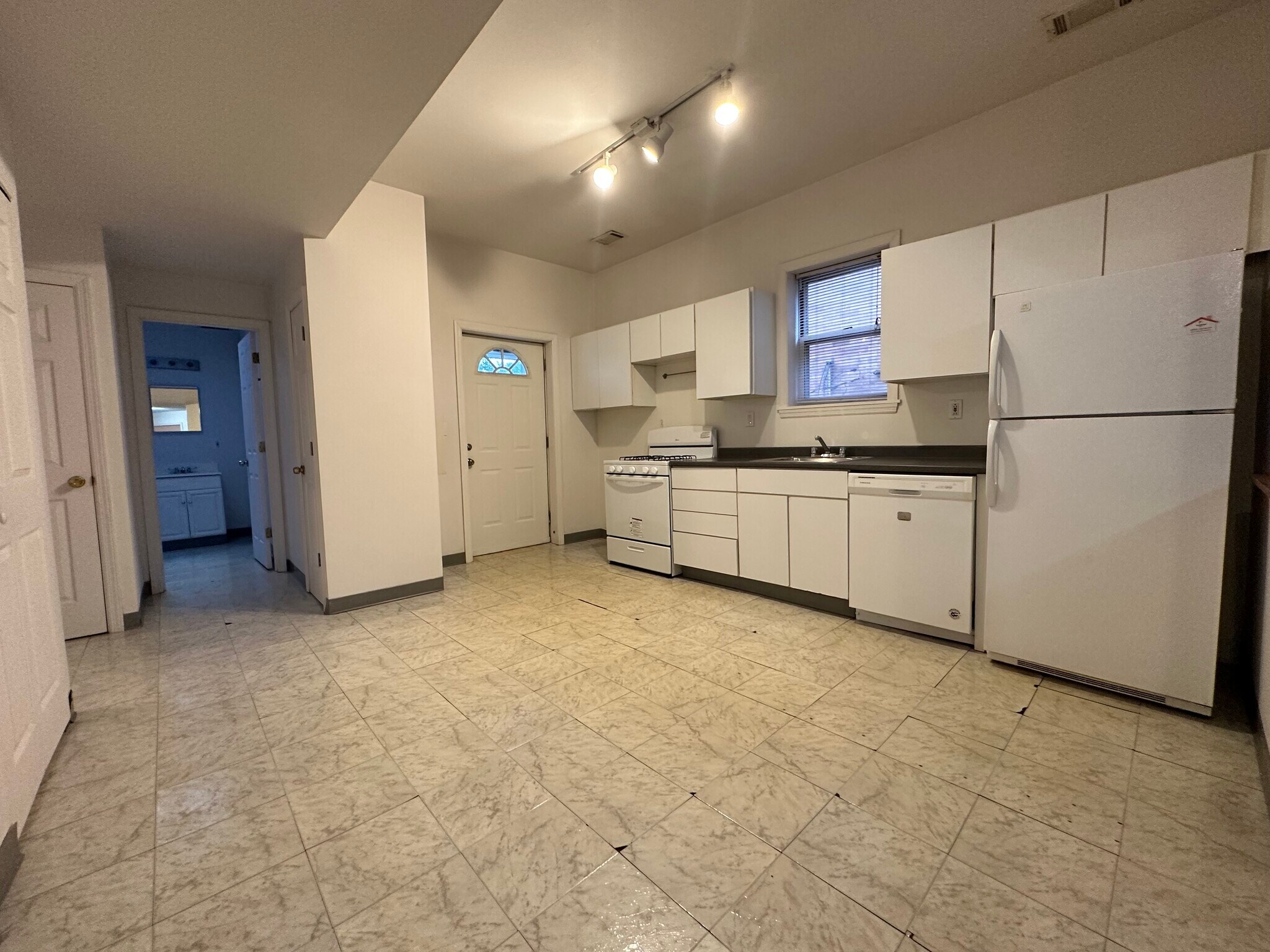 Building Photo - 248 S Atlantic Ave