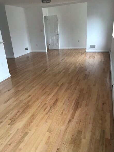 Building Photo - 25130 57th Ave