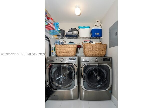 Building Photo - 3175 NE 184th St